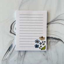 Load image into Gallery viewer, Floral Notepad  (5.5&quot; x 4&quot;)
